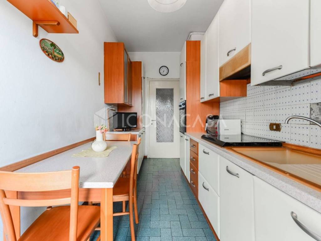 appartamento in vendita a Milano in zona Adriano