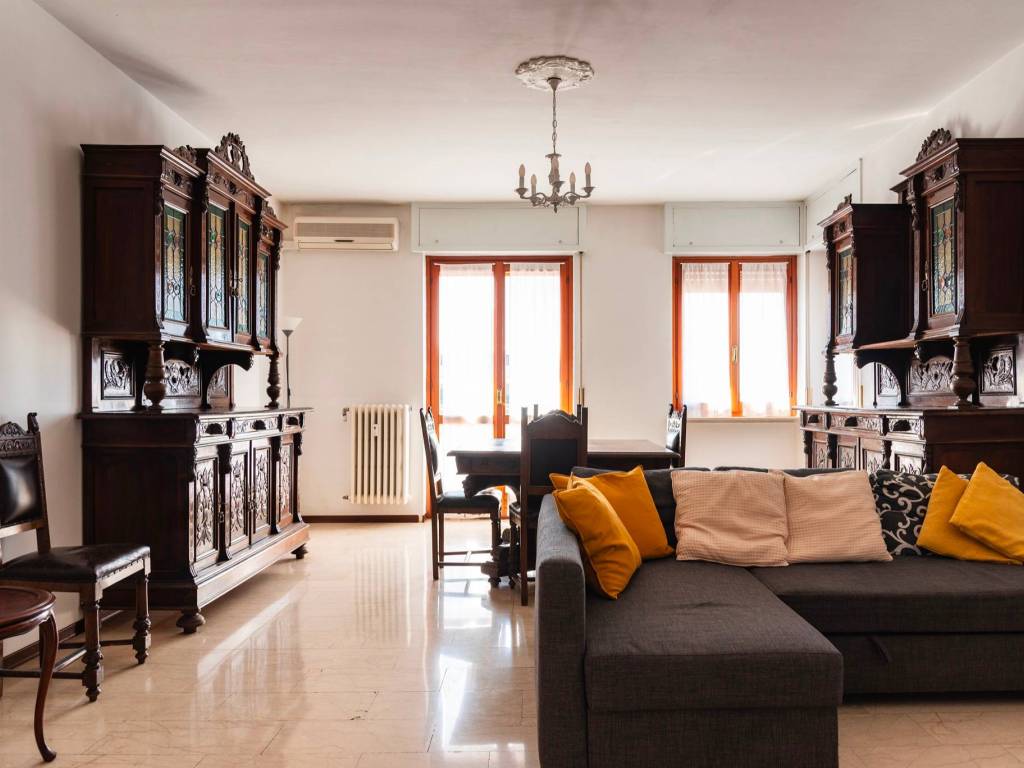 appartamento in vendita a Milano in zona Famagosta