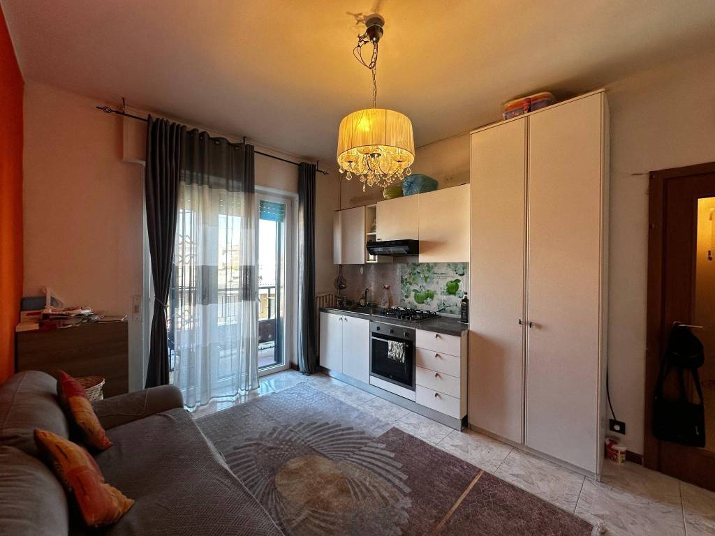 appartamento in vendita a Milano in zona Adriano