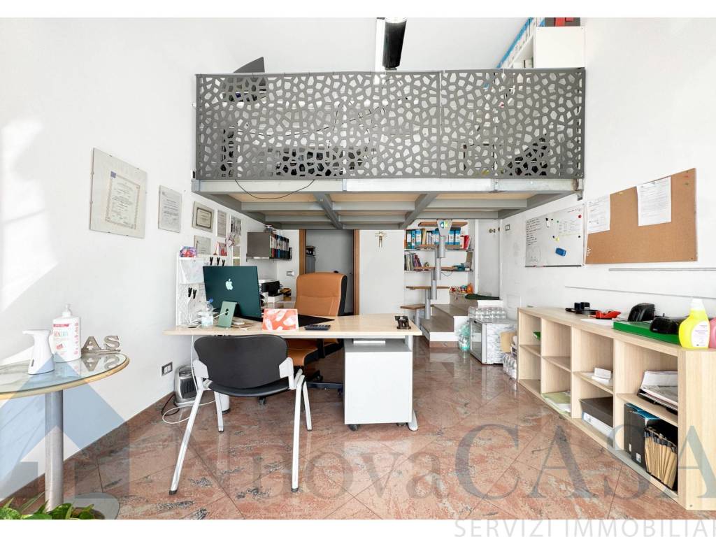 ufficio in vendita a Milano in zona Crescenzago