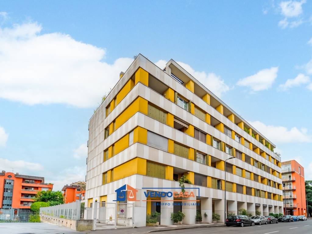 appartamento in vendita a Milano in zona Vigentino