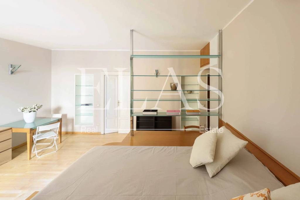 appartamento in vendita a Milano in zona Centro Direzionale