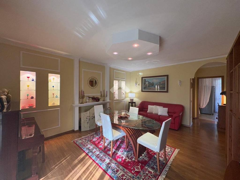 appartamento in vendita a Milano in zona Barona