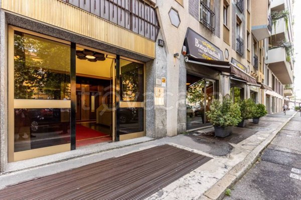 locale commerciale in vendita a Milano in zona Isola