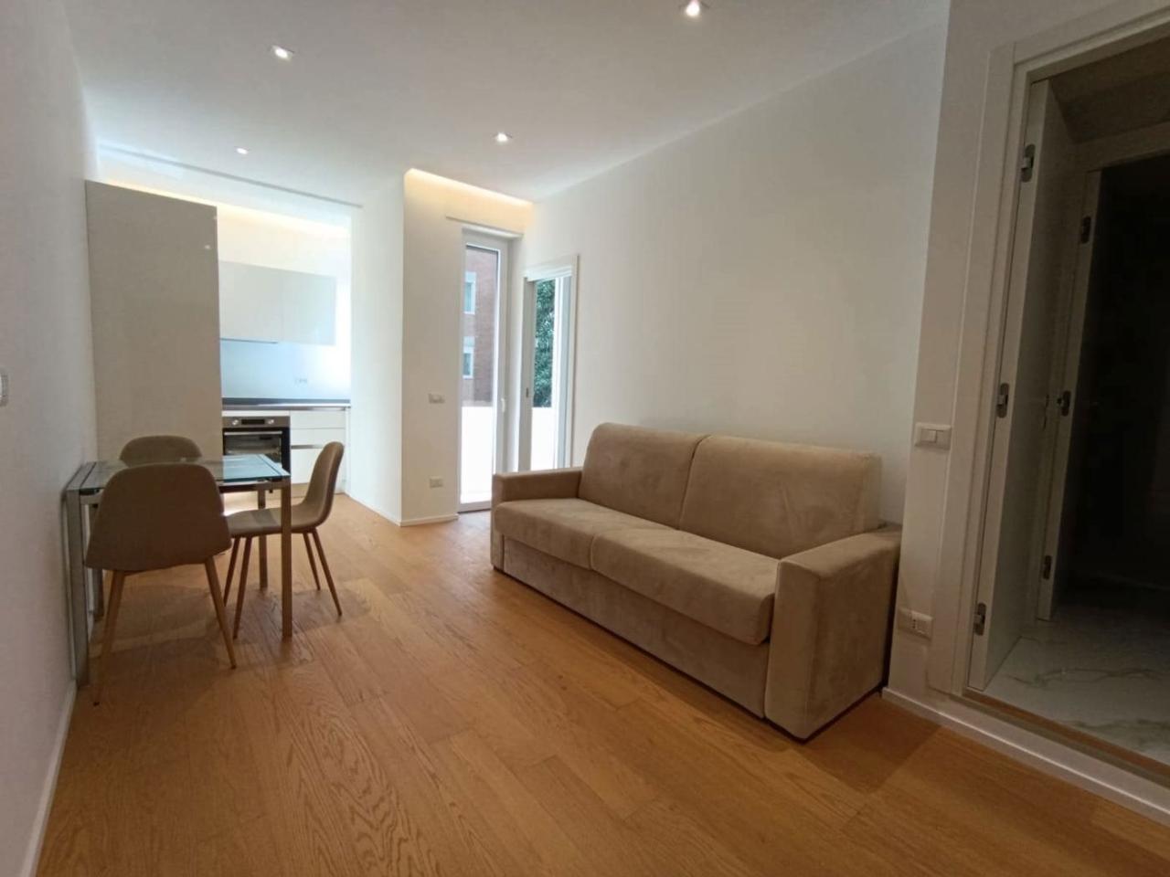 appartamento in vendita a Milano in zona Bullona
