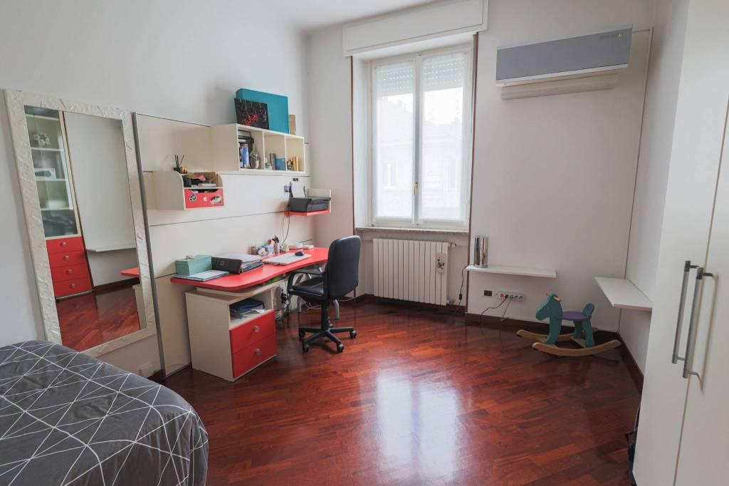 appartamento in vendita a Milano in zona Cagnola