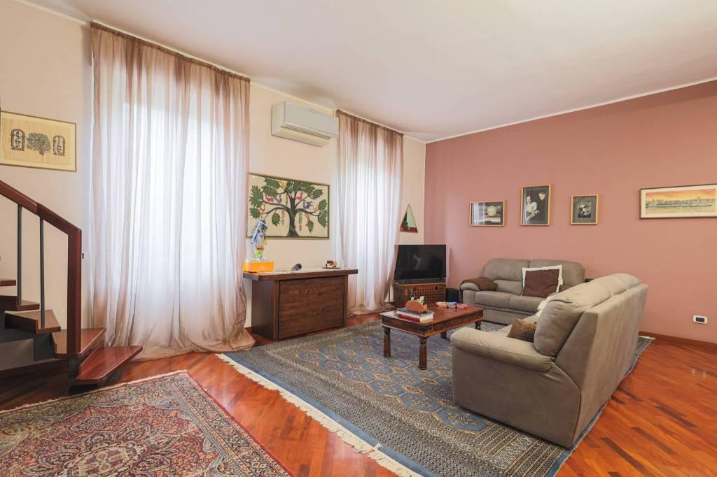 appartamento in vendita a Milano in zona Cagnola