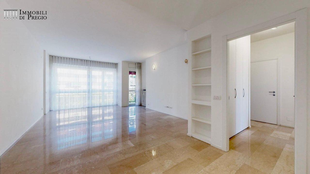 appartamento in vendita a Milano in zona Città Studi