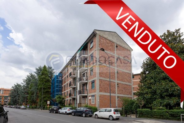 appartamento in vendita a Milano in zona Feltre