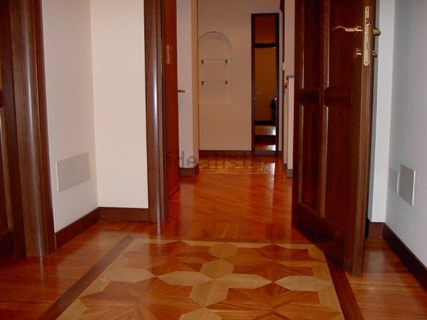 appartamento in vendita a Milano in zona Porta Nuova