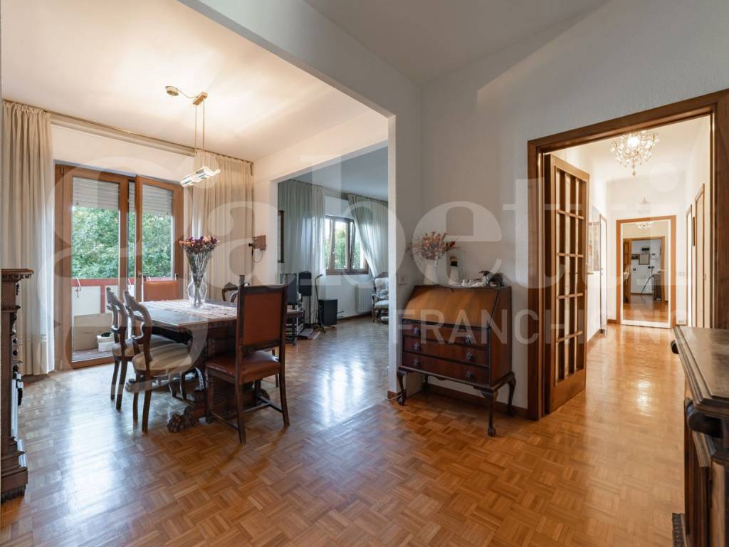 appartamento in vendita a Milano in zona Ronchetto delle Rane