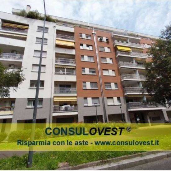 appartamento in vendita a Milano in zona Quarto Oggiaro