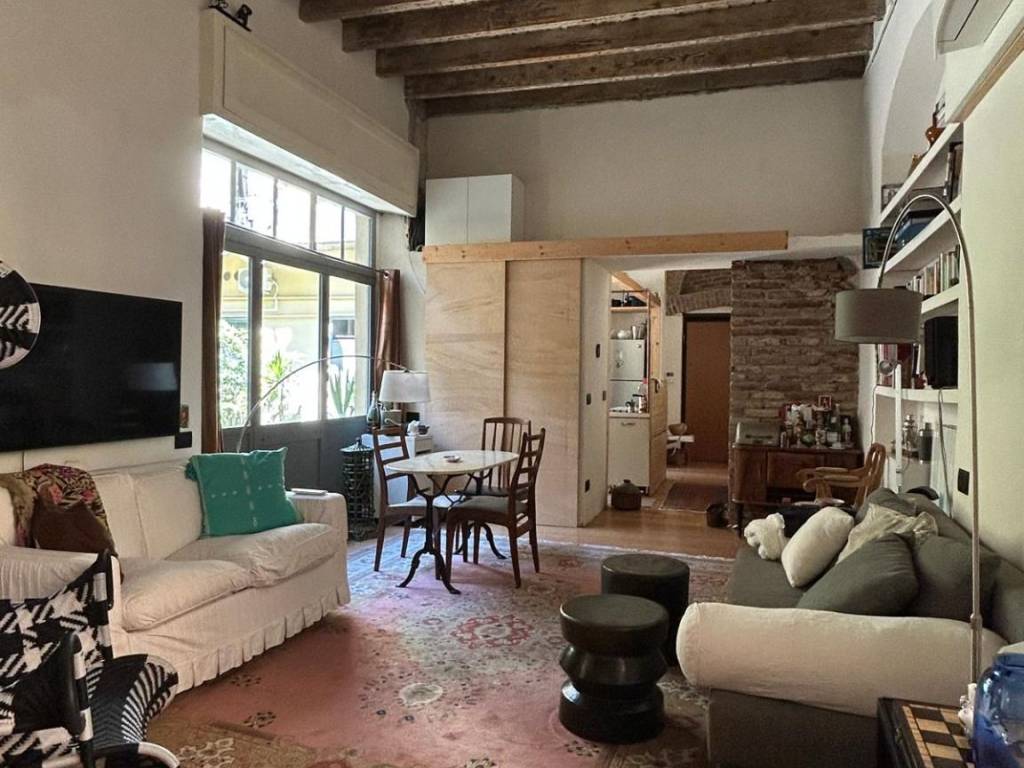 appartamento in vendita a Milano in zona Solari