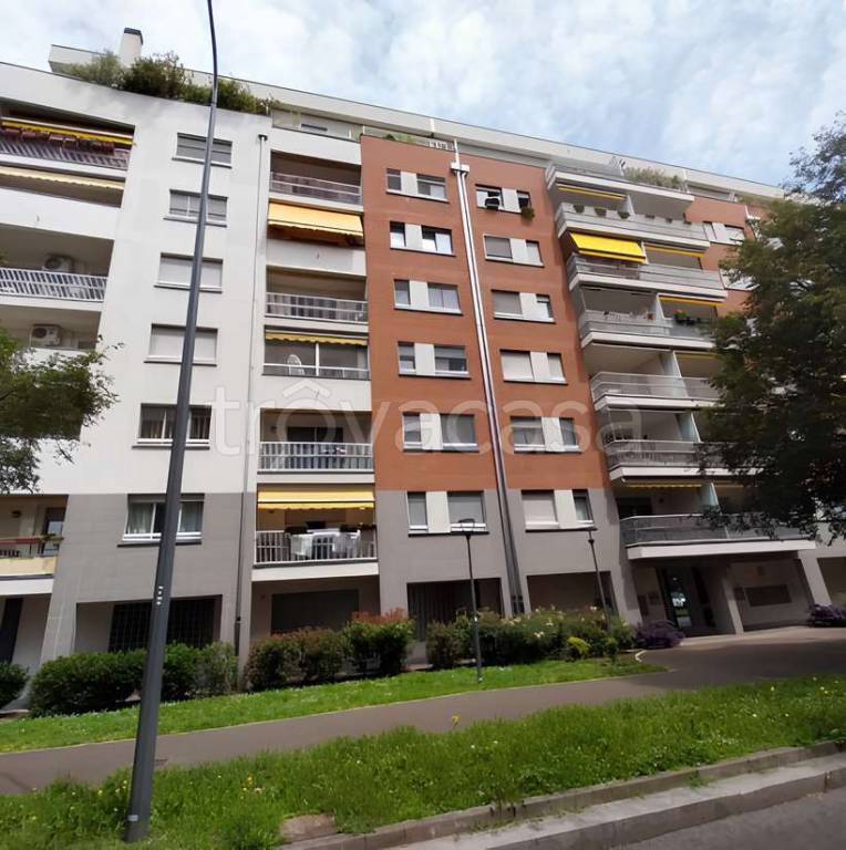 appartamento in vendita a Milano in zona Quarto Oggiaro