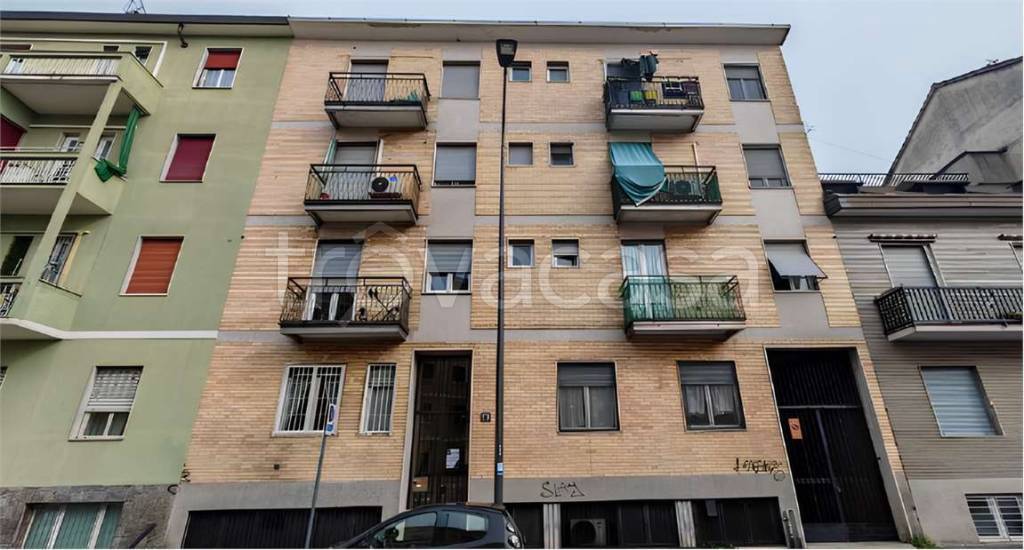 appartamento in vendita a Milano in zona Baggio