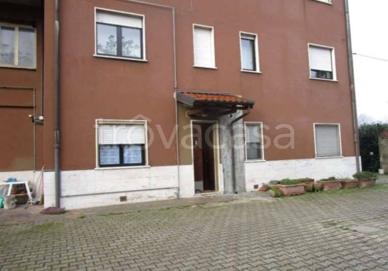 appartamento in vendita a Milano in zona Baggio
