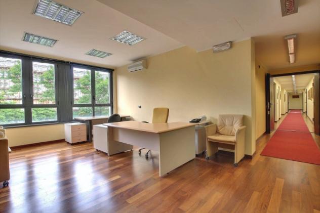 ufficio in vendita a Milano in zona Rogoredo
