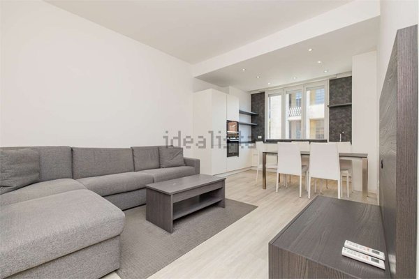 appartamento in vendita a Milano in zona Porta Nuova