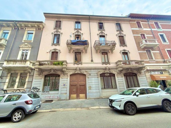 appartamento in vendita a Milano in zona Chiesa Rossa