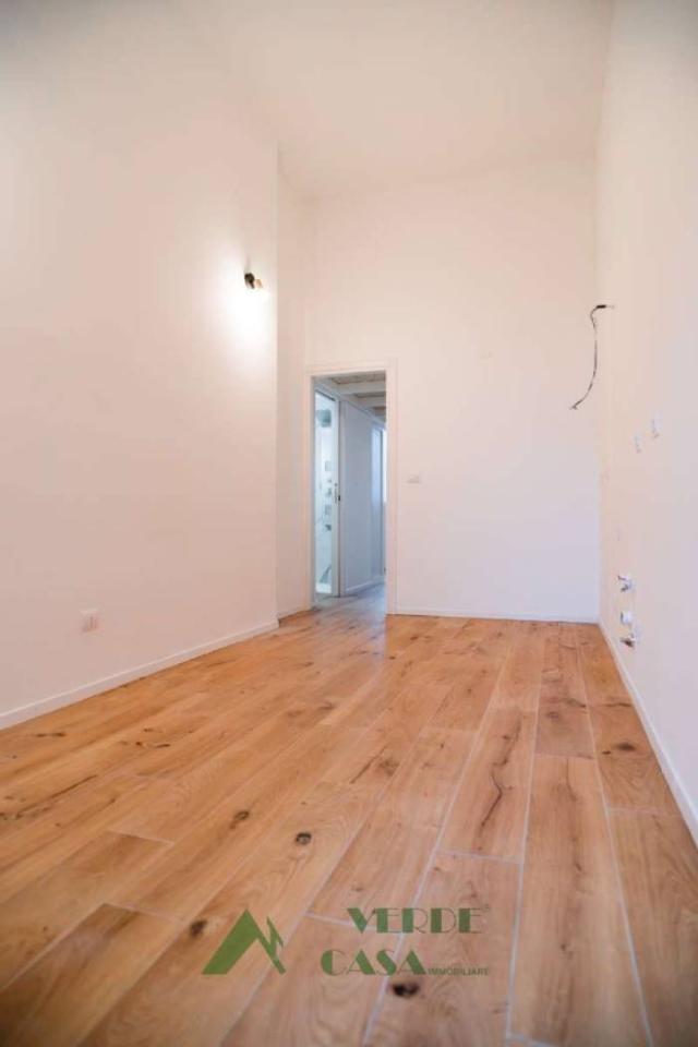 appartamento in vendita a Milano in zona Lorenteggio