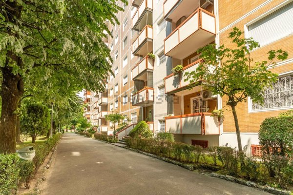 appartamento in vendita a Milano in zona Gratosoglio