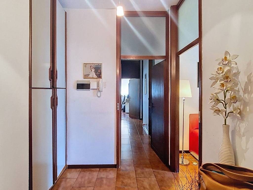 appartamento in vendita a Milano in zona Gallaratese