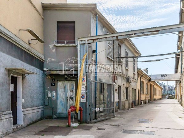 locale commerciale in vendita a Milano in zona Bovisa