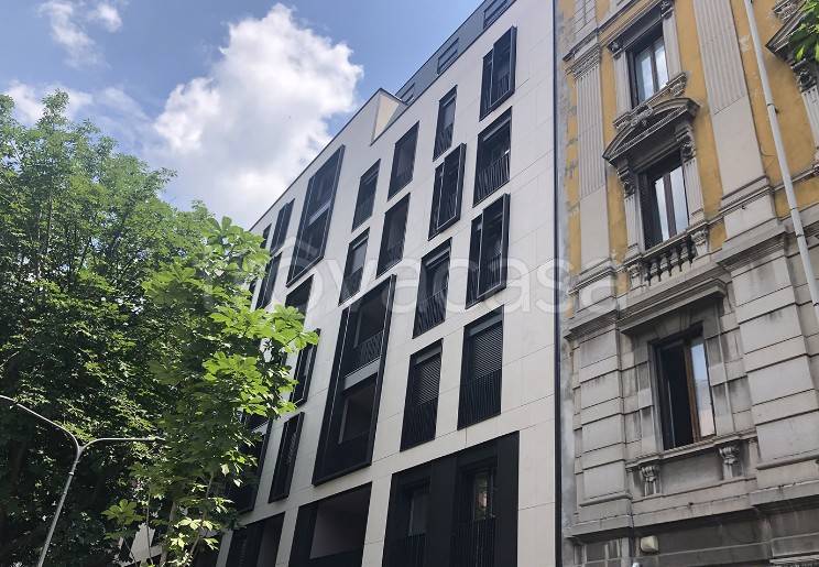 negozio in vendita a Milano in zona Porta Romana