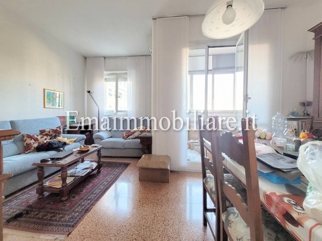 appartamento in vendita a Milano in zona Baggio