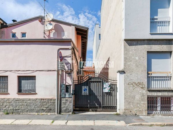 appartamento in vendita a Milano in zona Garegnano