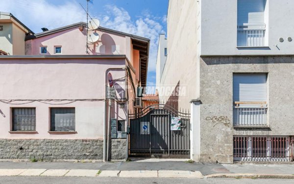 appartamento in vendita a Milano in zona Garegnano