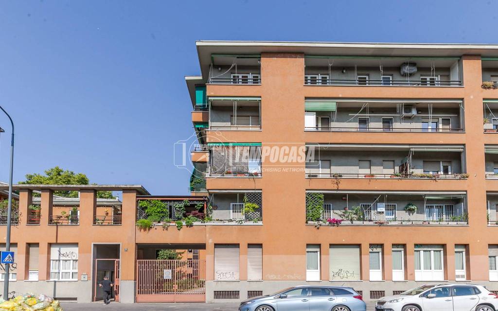 appartamento in vendita a Milano in zona Montalbino