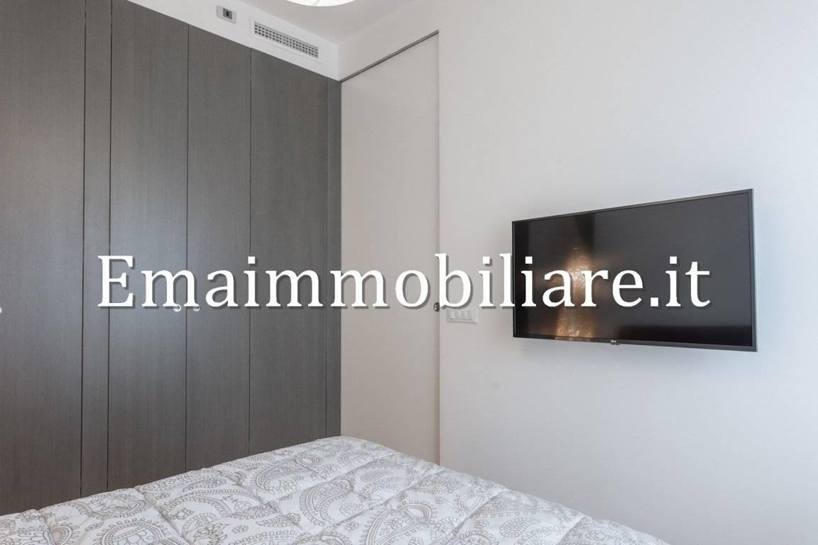 appartamento in vendita a Milano in zona Sant'Ambrogio