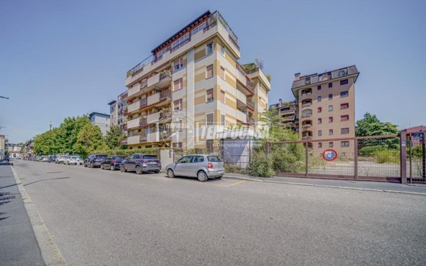 appartamento in vendita a Milano in zona Quarto Cagnino