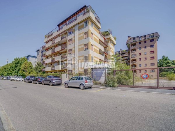 appartamento in vendita a Milano in zona Quarto Cagnino