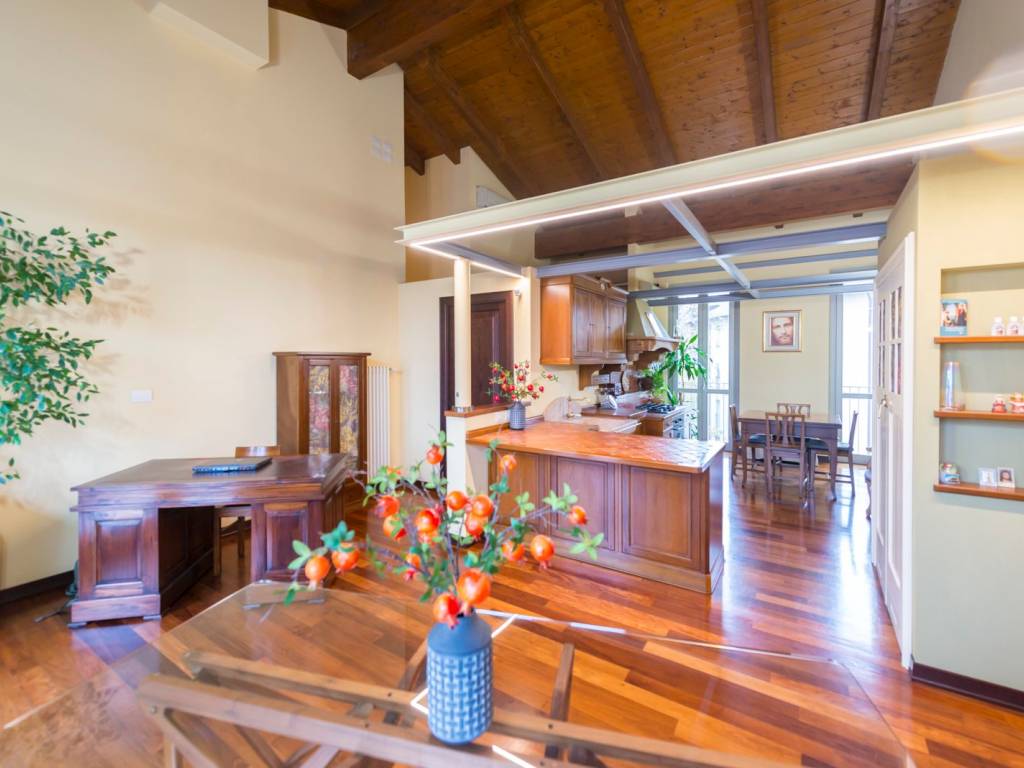 appartamento in vendita a Milano in zona Vigentino