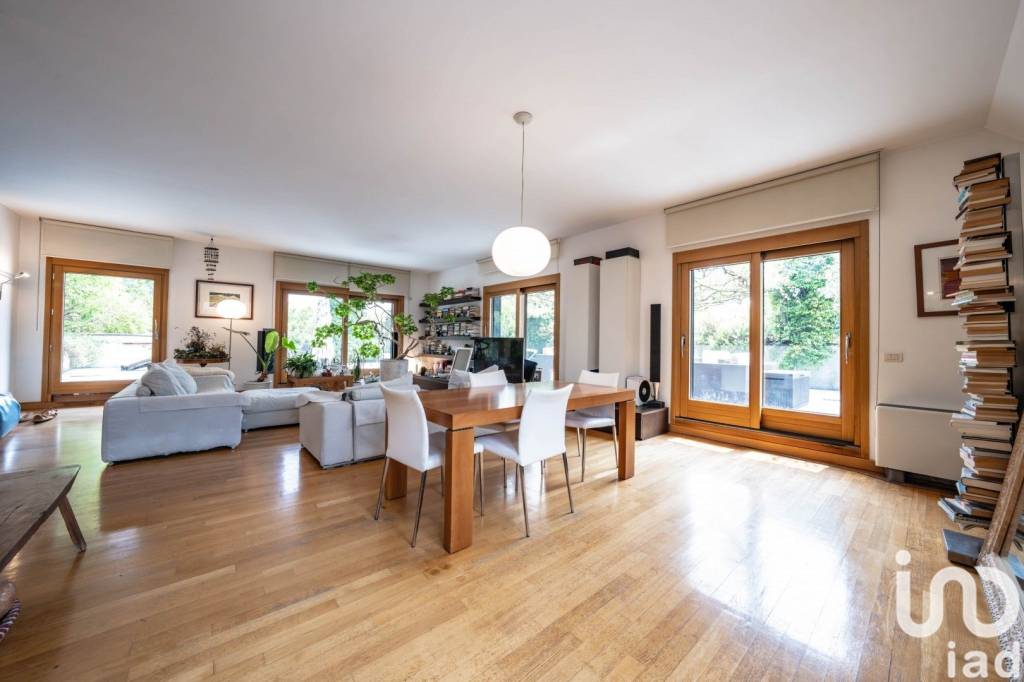 appartamento in vendita a Milano in zona Gallaratese