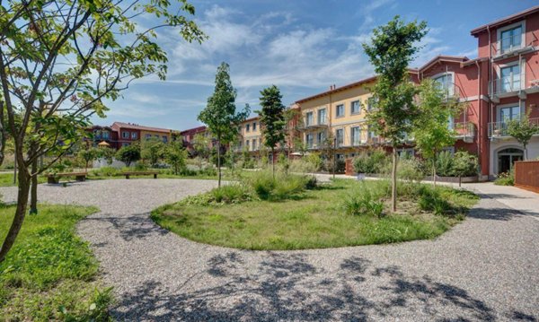 negozio in vendita a Milano in zona Barona