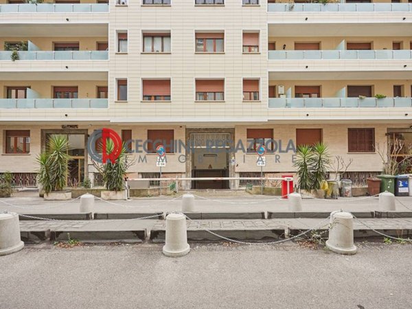 negozio in vendita a Milano in zona Isola