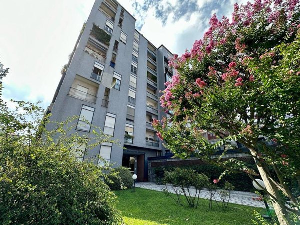 appartamento in vendita a Milano in zona Città Studi