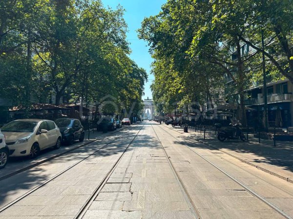appartamento in vendita a Milano in zona Sempione