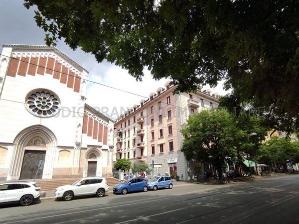 appartamento in vendita a Milano in zona XXII Marzo