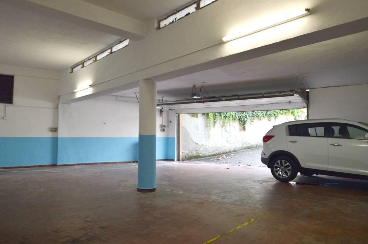 negozio in vendita a Milano in zona Garegnano