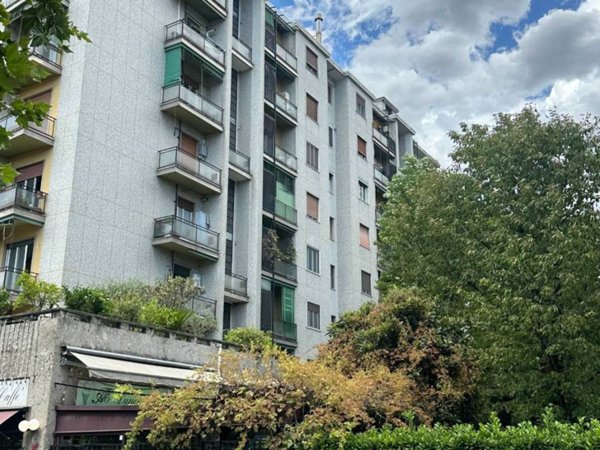 appartamento in vendita a Milano in zona Piazzale Lodi