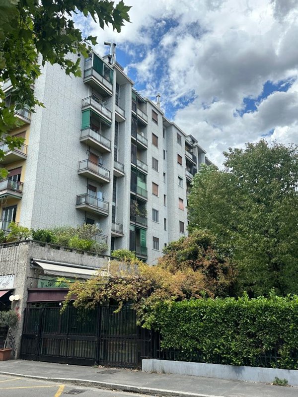 appartamento in vendita a Milano in zona Piazzale Lodi