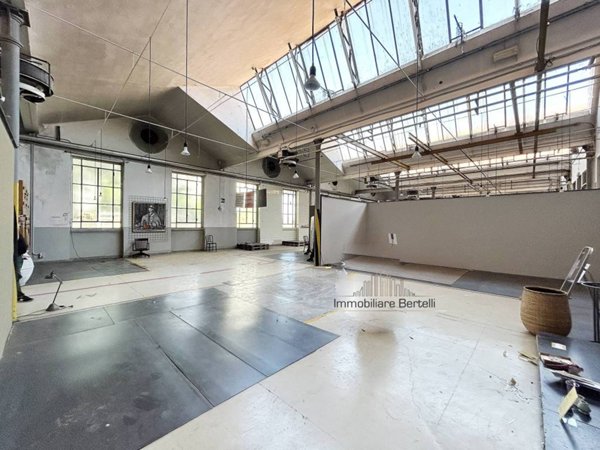 negozio in vendita a Milano in zona Adriano