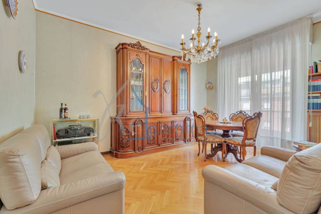 appartamento in vendita a Milano in zona Città Studi