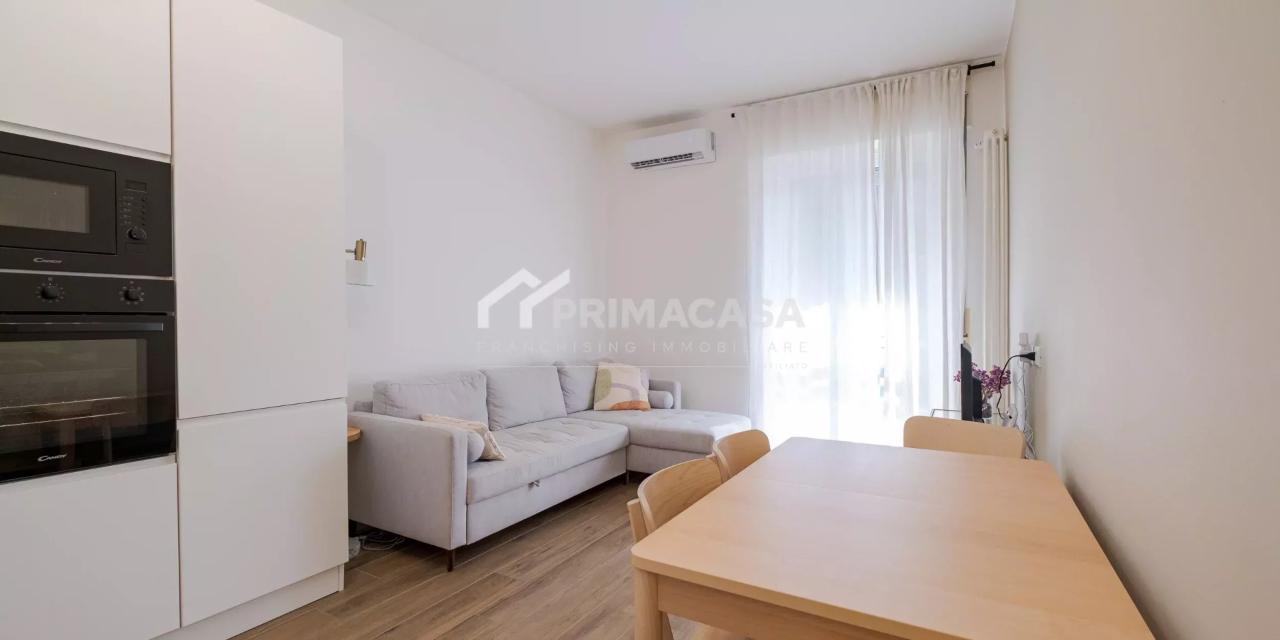 appartamento in vendita a Milano in zona Lorenteggio