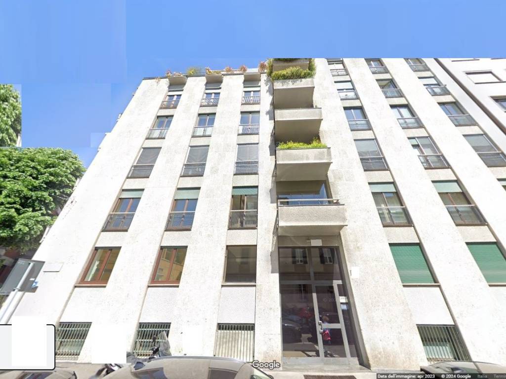 ufficio in vendita a Milano in zona Guastalla