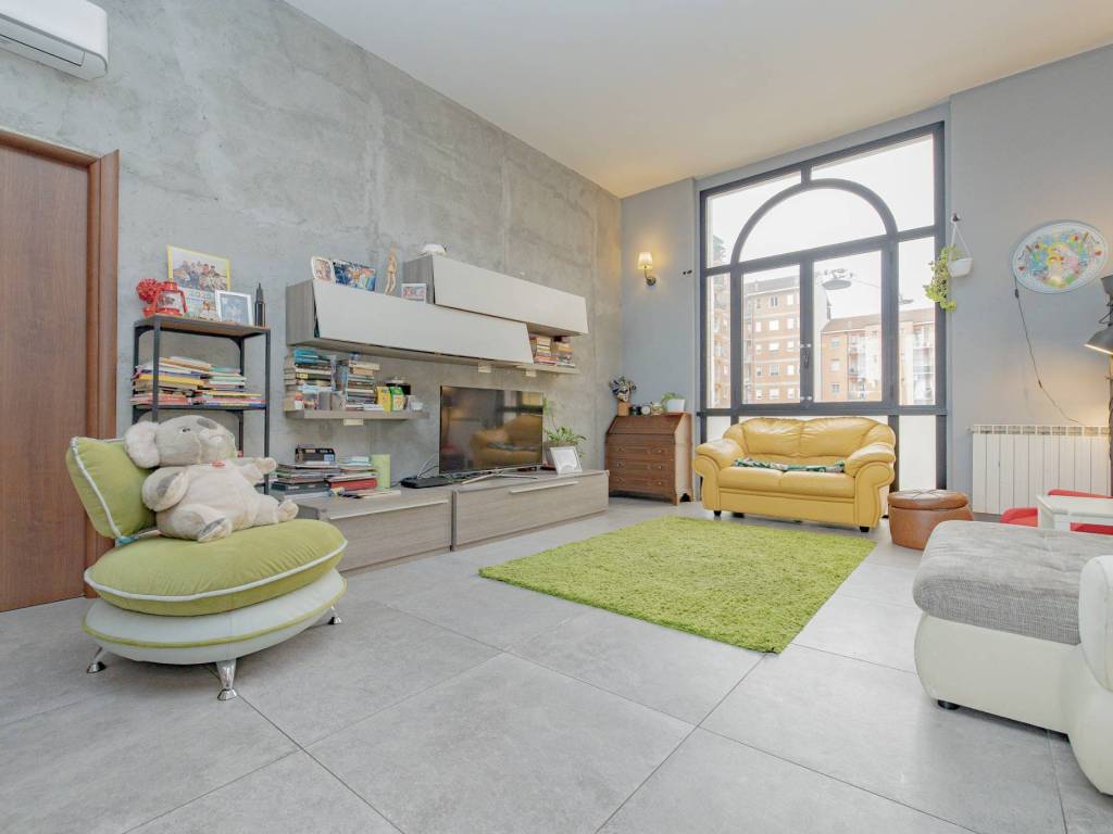 appartamento in vendita a Milano in zona Adriano